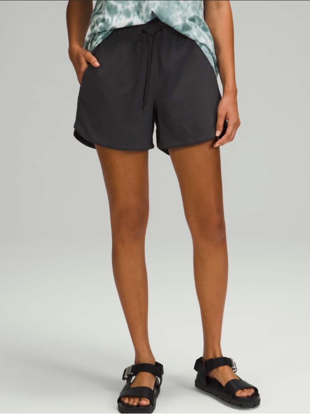 Lululemon Choose a Side Reversible Super-High Rise Short 4" Black Graphite Grey